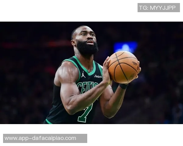 今天绿军主场迎战76人杰伦布朗伤愈复出助力球队争胜 今天绿军主场迎战76人杰伦布朗伤愈复出助力球队争胜