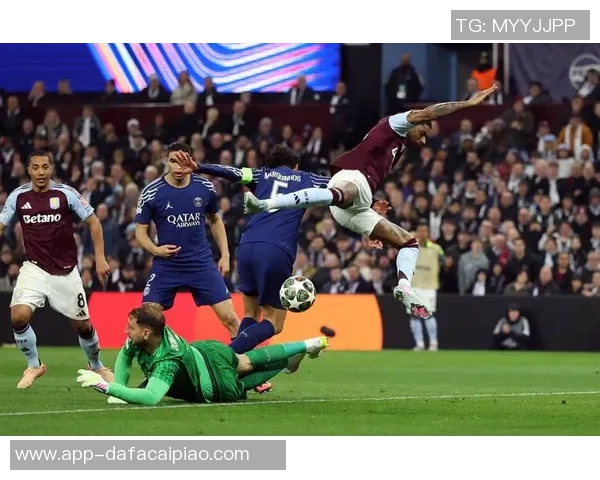 巴黎圣日耳曼与巴萨达成德罗转会协议球员即将抵达巴黎进行体检